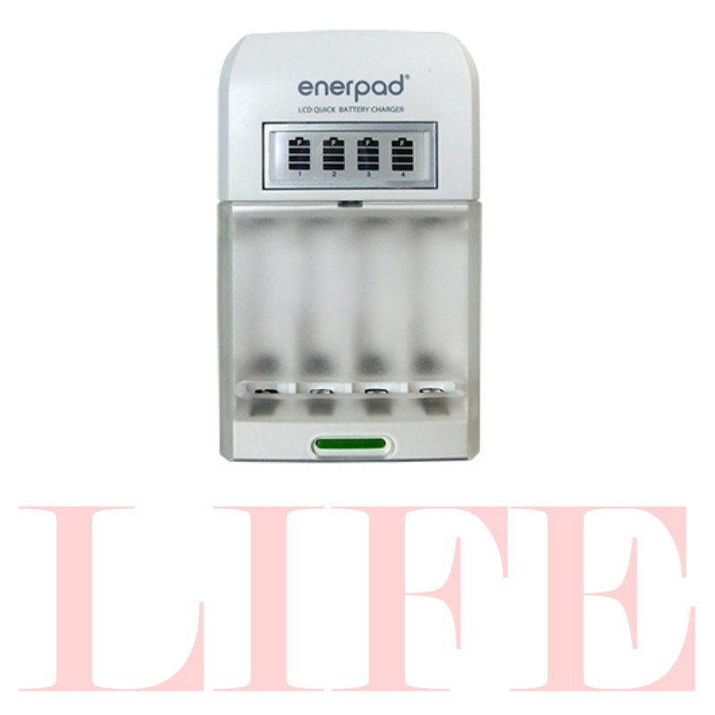 ◎ 四個獨立LCD燈，清楚顯示電池充電狀態◎ 可單充放1至4顆3號/4號鎳氫充電電池◎ 具有電池活化功能◎ 具自動偵測鹼性電池及不良電池◎ 自動斷電保護◎ 驗證登錄：R43015您可以充飽高達4顆3號