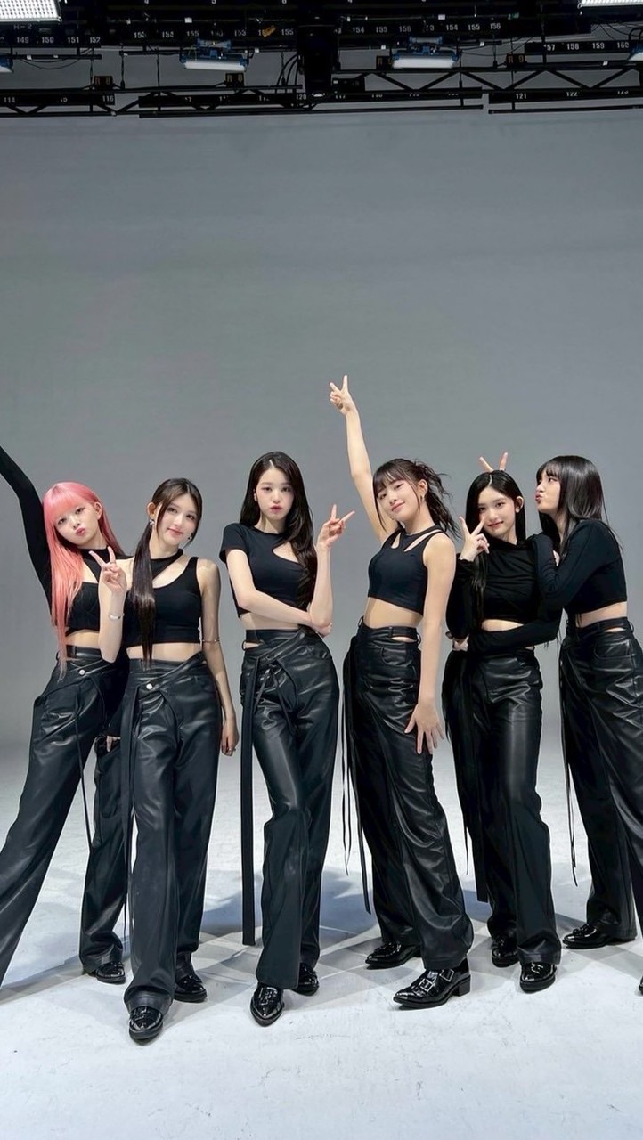 𓊆ྀི⋆ 𝕀𝕍𝔼 小天地𓏲⋆.𓊇ྀི