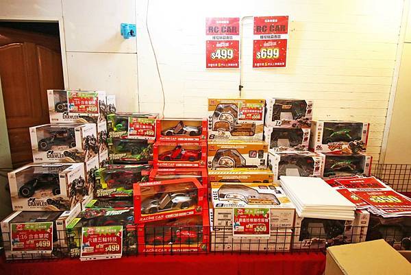 【三重特賣會】PUZZLE拍手童裝、樂米萬件玩具特賣會１折起！上萬種玩具最低只要２０元起，童裝破盤出清價５件２００元更有滿２０００現折２００超殺優惠活動