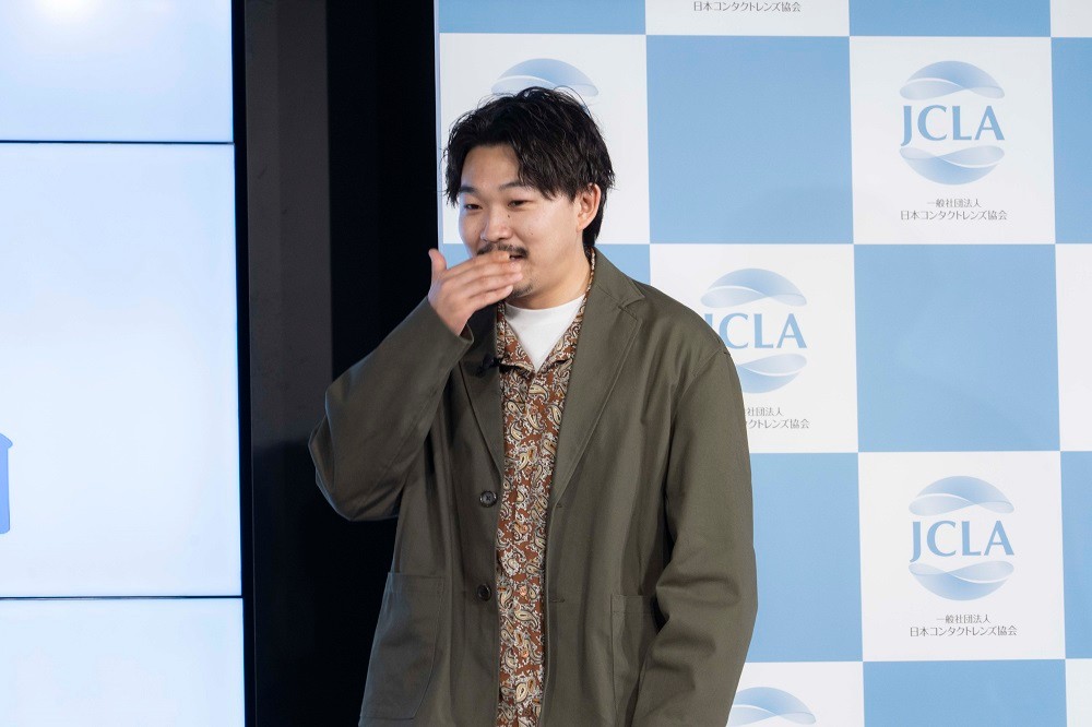 オズワルド伊藤 眼鏡外すと妹の伊藤沙莉似 ひょっこりはんには 誰も気づかない テックインサイト