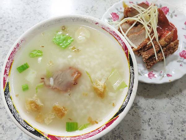 【台北美食】老艋舺鹹粥店-在地知名的60年老店 【台北美食】老艋舺鹹粥店-在地知名的60年老店