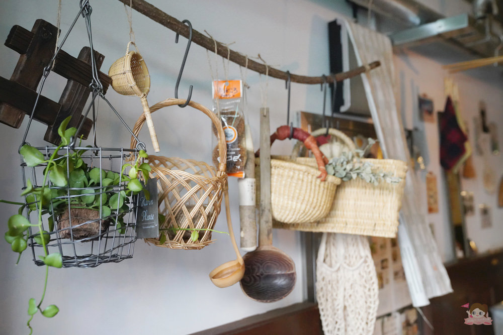 弘大&延南洞咖啡 MOMENT COFFEE (모멘트카페)，美味吐司自己烤，日系雜貨文青風、韓式網美咖啡店