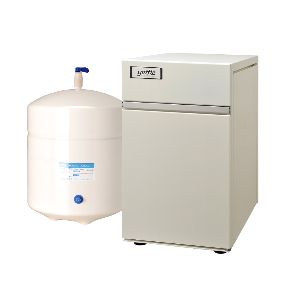 型號：RO-1000 ●微電腦RO逆滲透純水五道過濾系統 ●無菌、無化學物質、無雜質的完美飲用水 ●純淨達生飲標準，過濾後即可安心飲用 ●電腦監控智能反洗 ○RO逆滲透純水系統 ○5.5加侖大儲水桶 