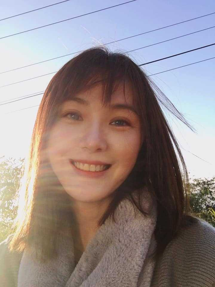 陳妍安擁有台大政治系研究所高學歷，但她仍求知若渴。（圖／翻攝臉書）