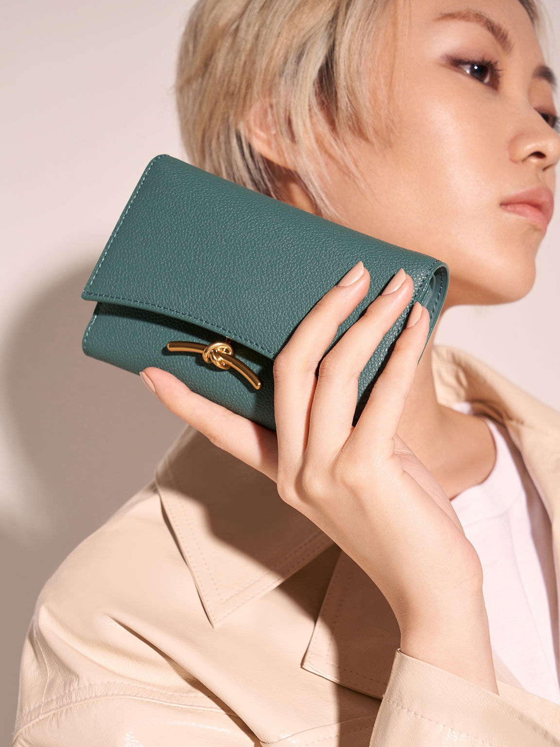 Huxley 造型金釦中夾