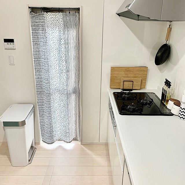 レールがなくても大丈夫 突っ張り棒を活用したカーテン実例集