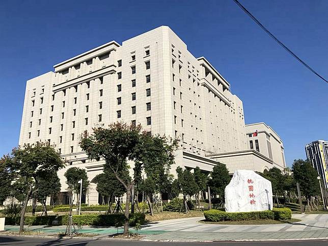 18歲男血氣方剛 公車上噴精 妙齡女慘被噴