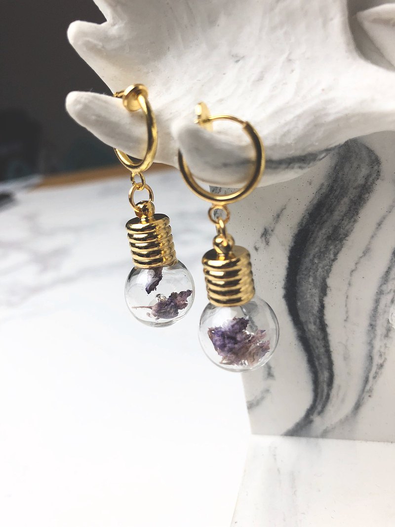 Quenby design studio-手工原創製作-～【燈泡情人-紫色乾燥花玻璃珠耳環】