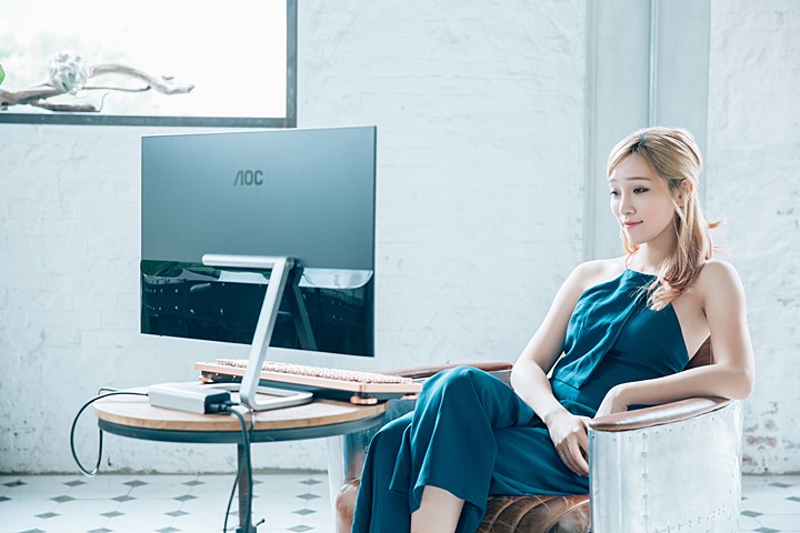 結合保時捷原廠設計，打造科技時尚精品：AOC PDS271 液晶顯示器