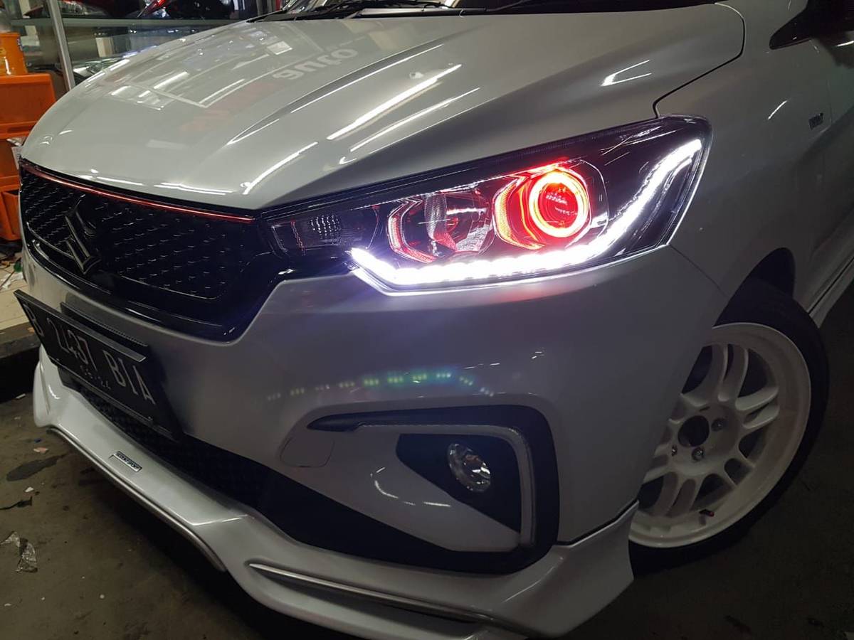 Wajah Beda Suzuki Ertiga Sport Pasang Angel Eyes Dan DRL LED Custom Wajah Beda Suzuki Ertiga Sport Pasang Angel Eyes Dan DRL LED Custom