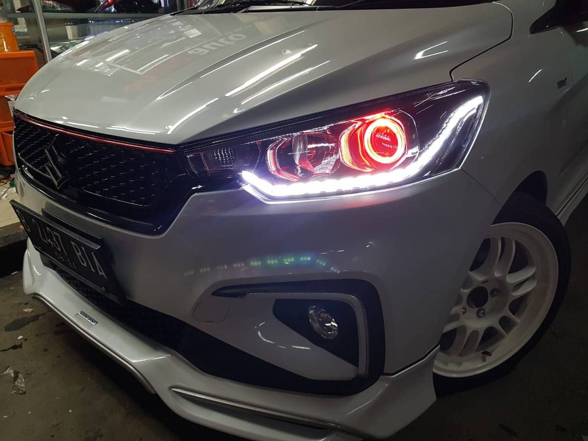 Wajah Beda Suzuki Ertiga Sport Pasang Angel Eyes Dan DRL LED Custom