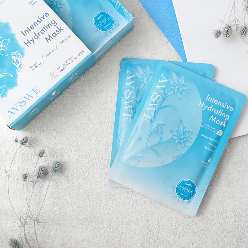 【各膚質可用，特別推薦乾性、混合及敏弱肌】有機雪絨花及柳蘭搭配有機大馬士革玫瑰花水，植萃溫和舒緩配方，迅速為肌膚提供水份，立即明亮有感，持續滋養肌膚乾燥，賦予肌膚活力，平衡肌膚含水量，長效補水鎖水；乾