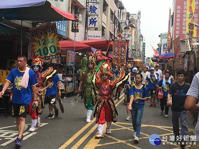 南投配天宮城隍爺繞境神將護駕信眾虔誠祭拜 台灣好新聞 Line Today