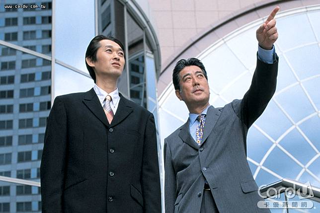 企業可藉由「顧問職」、「師徒制」方式，讓中高齡員工分享管理經驗、傳承職涯所學(圖/卡優新聞網)