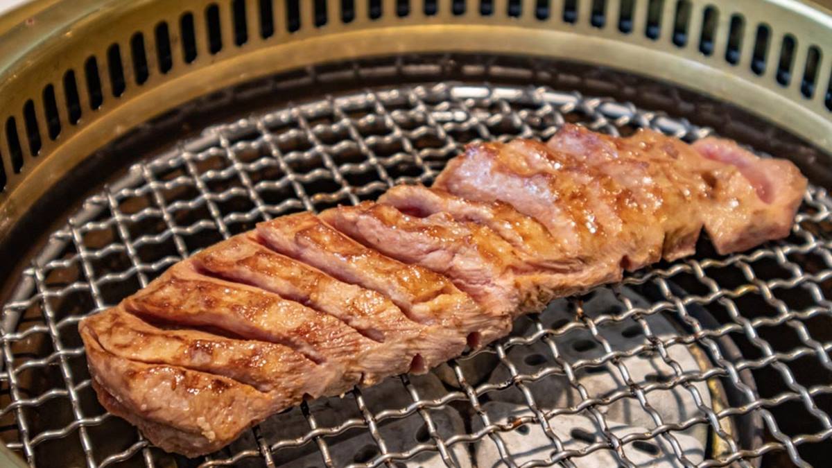 台中燒肉霸主PK！網評4.5以上最強10家：生魚片吃到飽、399元和牛、30公分牛舌