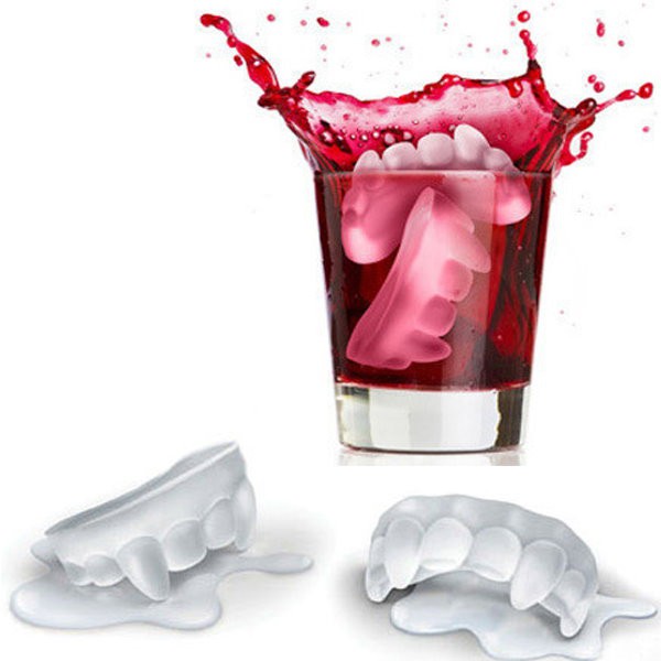 5格冰格材質: 食用性塑料透明的杯子內藏著什麼秘密呢?透明的牙齒是否是吸血鬼留下的詭計?生活多點想像~更有趣喔~泡一杯清涼飲品給另一半敢給我搞小三你就完蛋了~ 呵呵