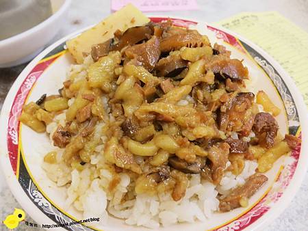 【台北】金峰滷肉飯-香而濃郁的好味道-滷肉飯-排骨湯