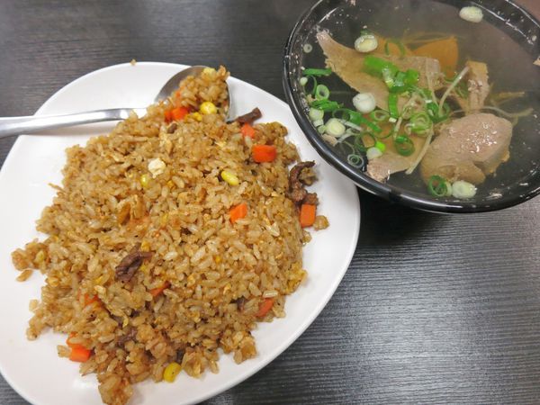 【蘆洲美食】飯家香現炒咖哩-50元就能吃到美味又香噴噴的炒飯 【蘆洲美食】飯家香現炒咖哩-50元就能吃到美味又香噴噴的炒飯