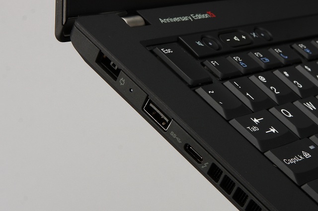 Lenovo ThinkPad 25 評測：復刻經典小黑，結合主流商務筆電特色