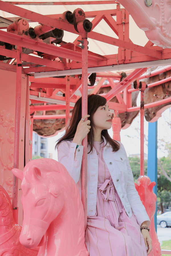 『台灣輕旅拍，外拍推薦』輕鬆自在走遍台中市七期國家歌劇院、堁夏咖啡 Café Crotchet、蔦屋書店 台中市政店、草悟廣場、道和六藝文化館刑務所演武場捕捉網美一日景點，透過鏡頭紀錄每一刻回憶-Snaping 攝影服務直擊分享