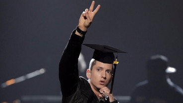 Eminem 為美國一高中畢業典禮送上祝福