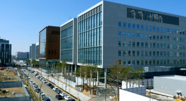 發展AI智慧企業，這些是LG在韓國推出的商用以及家用機器人生力軍