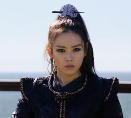 孫藝珍古裝造型合集4：電影《海賊：汪洋爭霸》 霸氣魄力的海盜首領