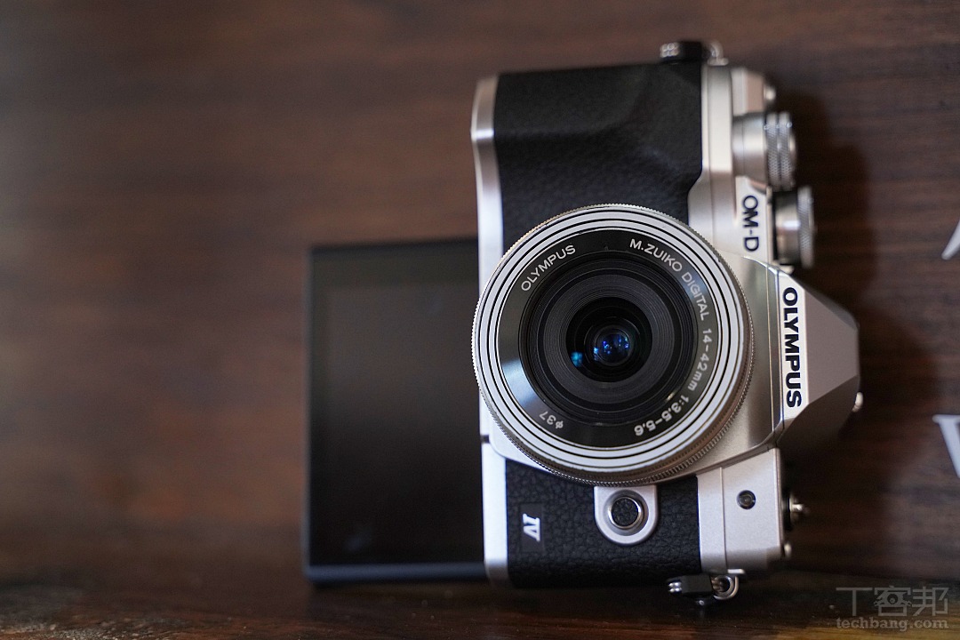 Olympus 入門新機 OM-D E-M10 Mark IV 輕量登場，單機身售價 22,990 元