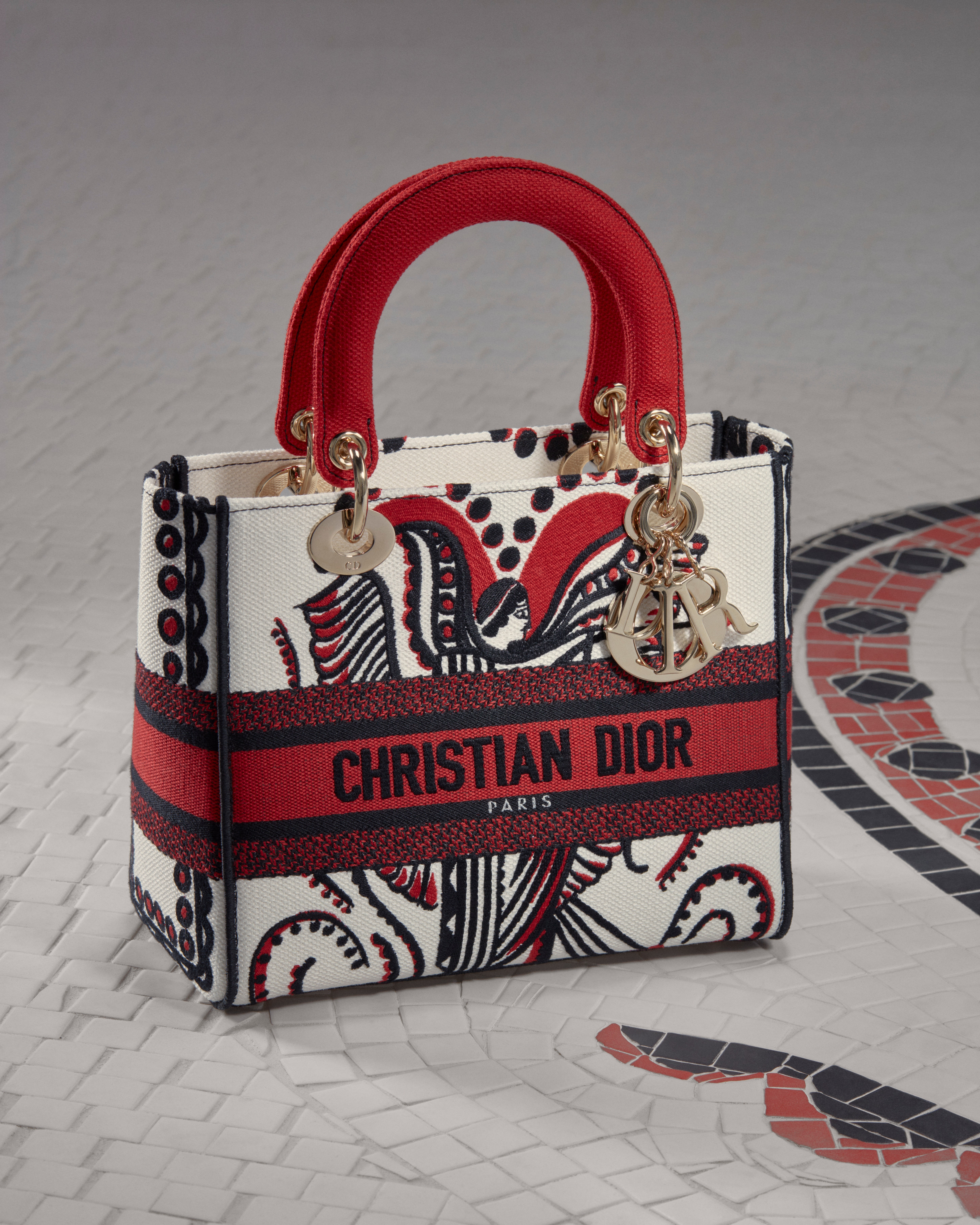 コスタ クリスチャンディオールChristian Dior 最終赤字 ディオール、愛の神「エロス」を描いた限定コレクションを発売中
