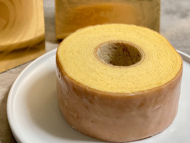 プレミアムな黄金パッケージが見事！クラブハリエ「バームクーヘン 名古屋限定パッケージ」（土庄雄平「名古屋深掘りチャンネル」）