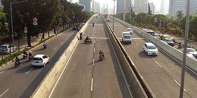 "Saya Sudah Setengah Jam Pak di Tengah Jalan Layang, Panas dan Haus"