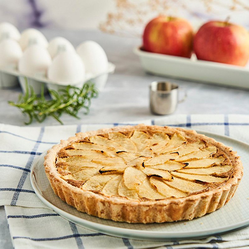 伯爵焦糖蘋果乳酪塔。新鮮手做。安心出貨。陪伴你/妳的防疫時光