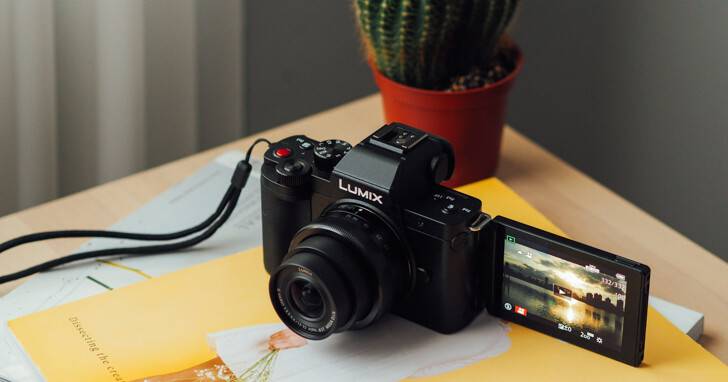 lumix g1000