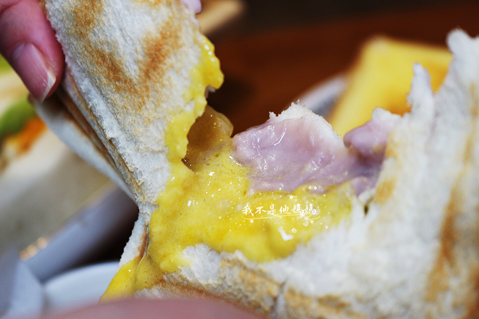 犀牛犀牛肉蛋吐司,南京復興美食,南京復興早午餐,南京東路不限時早餐,巷弄美食,東森新聞報導,非凡大探索推薦,銅板美食,人氣美食,排隊美食,隱藏版