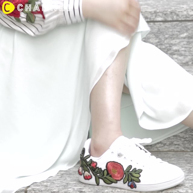 シンプルスニーカーをdiyでキラキラに