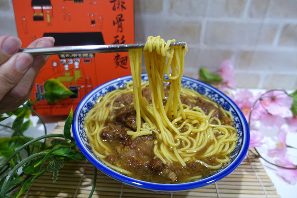 廟東排骨酥麵宅配-豐原廟東清水排骨酥麵即食料理包，排骨酥網購，冷藏宅配到家加熱即食，在家享受豐原廟東清水排骨酥的好滋味