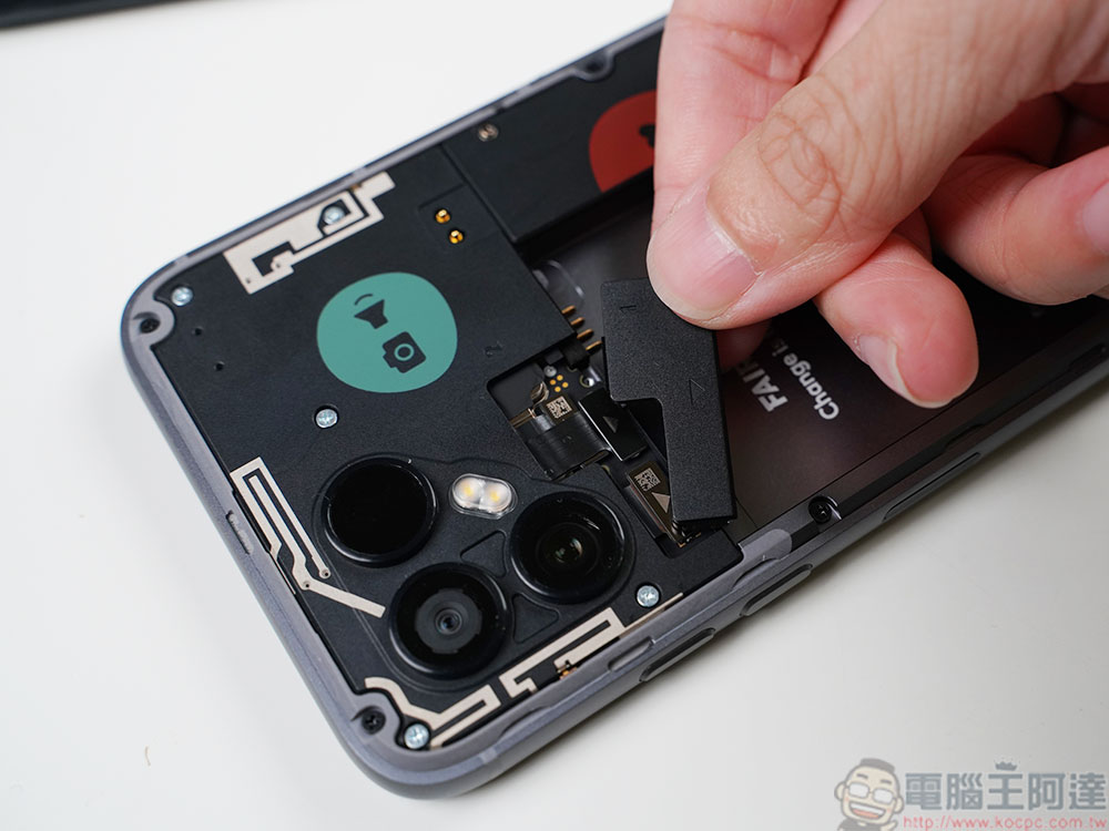 全機模組化的 Fairphone 4 實機上手：可自行維修拆解，對消費者、環境最公平的環保手機 - 電腦王阿達