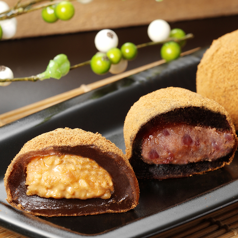 嚴選沖繩黑糖與糯米的黃金比例混合，黑糖香醇甘甜口感Q嫩彈滑，花生內餡飽滿顆粒香氣逼人&低溫熬煮的台灣紅豆內餡香味濃稠綿密~