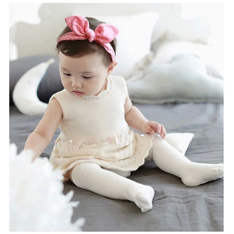 材質：布料顏色：粉紅色，藍色，紫色，黃色，如圖所示圖案：格子，點，蝴蝶結風格：嬰兒格子點彈性髮帶長度：8公分/ 3.15英吋 嬰兒美麗的頭帶。耳朵髮帶。可以用不同的衣服，讓你的寶寶非常好。 套餐包括：