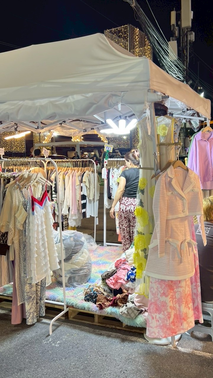 ร้านเสื้อมือ2ตลาดเลียบด่วน👗👚