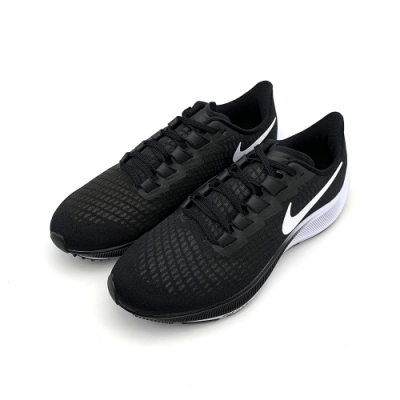 橡膠材質，在潮濕表面上佳抓地力 栓扣式鞋帶系統 編織材質，耐久輕量 抗水鞋面，有助於保持足部乾爽