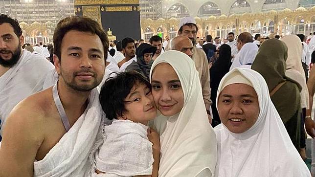 Gaji Fantastis 3 Pengasuh Anak Artis Tanah Air