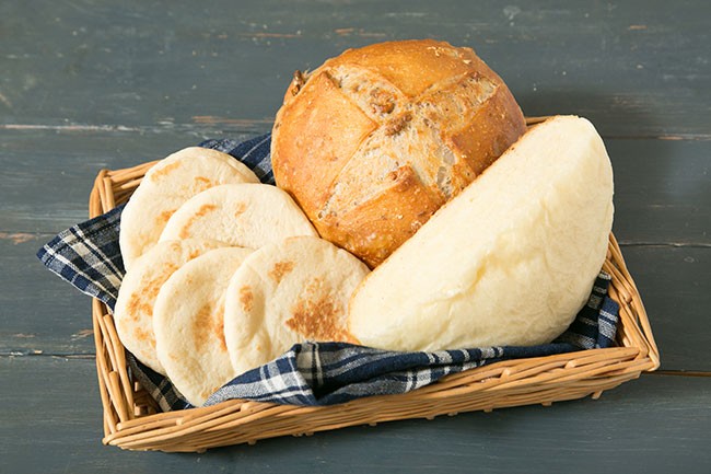 フライパン 炊飯器 無水鍋でパン作り オーブンなしで美味しいパンを焼く方法