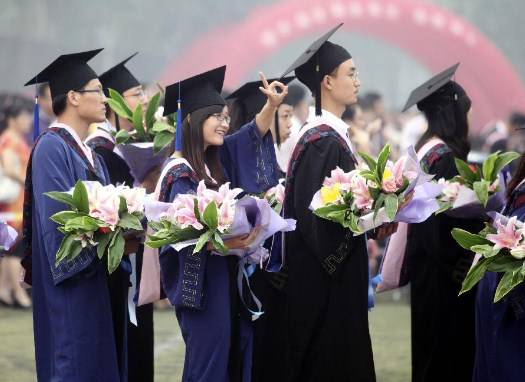 Wisuda di Indonesia Itu Ribet, Nih 7 Alasannya