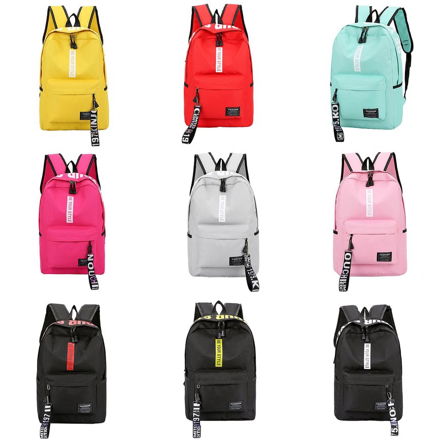 特點：1.人性化設計：拉鍊開袋設計更方便人們操作。2.優質材料：背包由牛津布製成，非常耐磨。3.大容量：背包有很大的容量，可以存儲大量的小物品。說明：背包很大，有很多東西可以放。非常適合旅行和露營。規