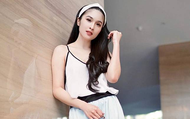 Dijuluki Princess Sejati Potret Sandra Dewi Tampil Dengan Rambut Berantakan Sukses Bikin Terpukau Wowkeren Media Line Today
