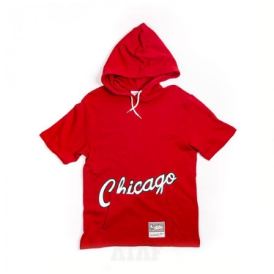 美國百年歷史運動品牌M&N 純棉布料，親膚舒適。 連帽抽繩設計，可調整鬆緊。 前方袋鼠口袋。