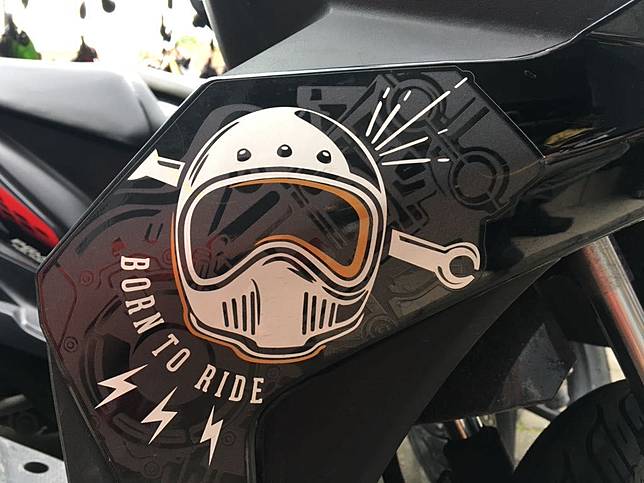 Terbukti Ampuh Begini Cara Cepat Melepas Stiker Di Bodi Motor