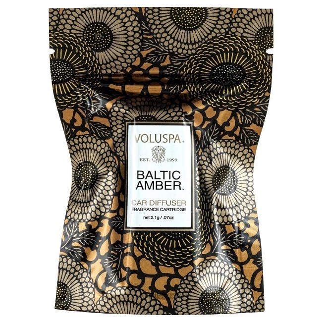 香草、蘭花 森林覆蓋的山脈，帶著霧氣的微風，將木質香吹散在空中！ • 本商品為補充匣，需搭配專用「車用擴香器 」使用。 • 長期不使用時，可放入附贈的夾鏈袋保存，可延長香氣。 VOLUSPA於西元19