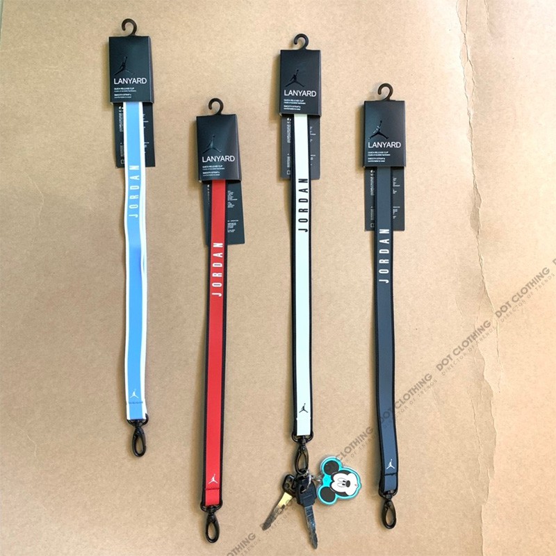 #Jordan #Lanyard #Strap #紅藍 #黑 #灰 #識別證 #證件吊牌 #手機吊掛 #反光 #繩帶 #DOT聚點【商品顏色】AC4412-440北卡藍 / AC4412-659紅 /